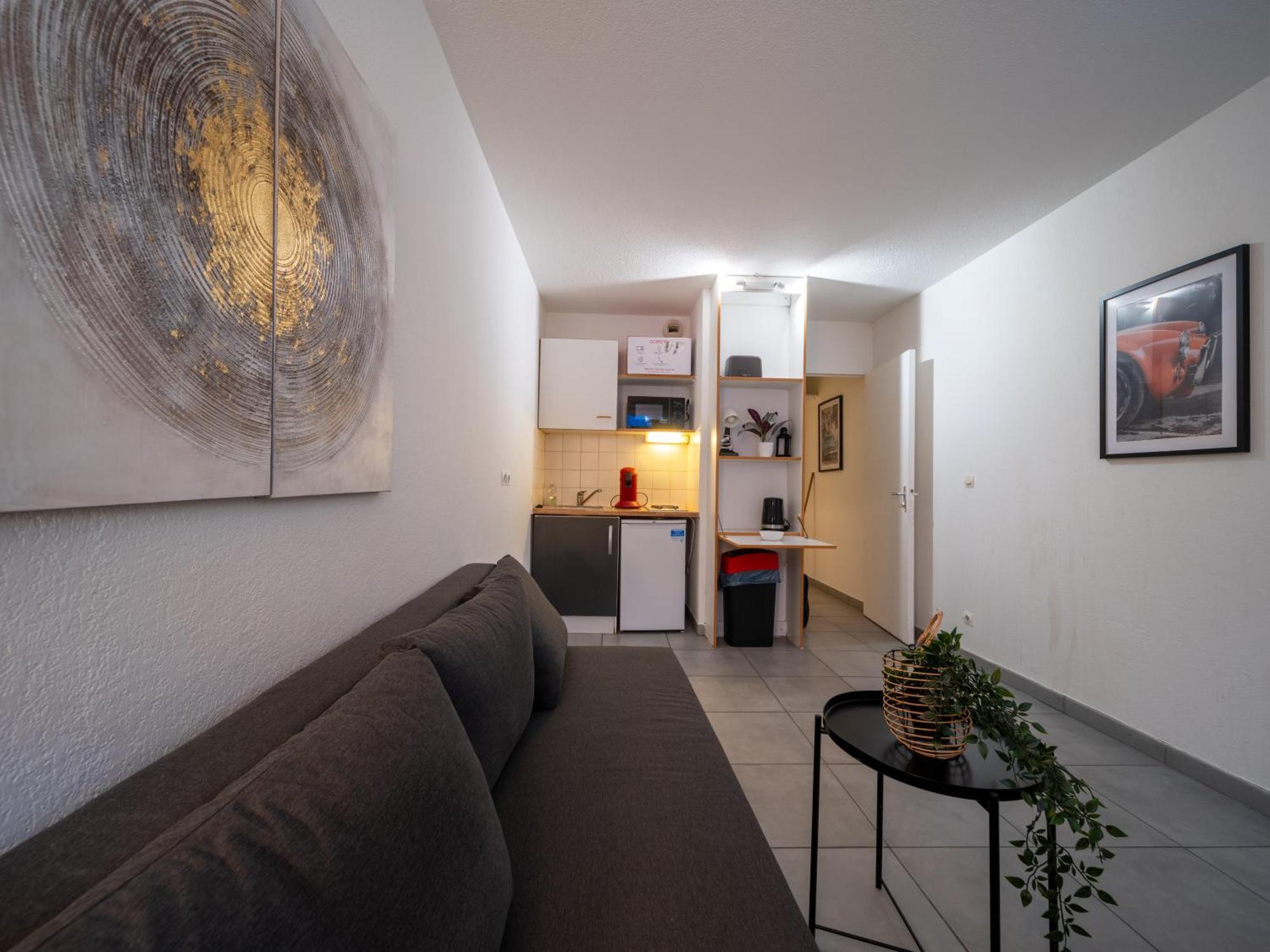 Appartement Grand Studio Tout équipe à 6min De St Charles Marseille