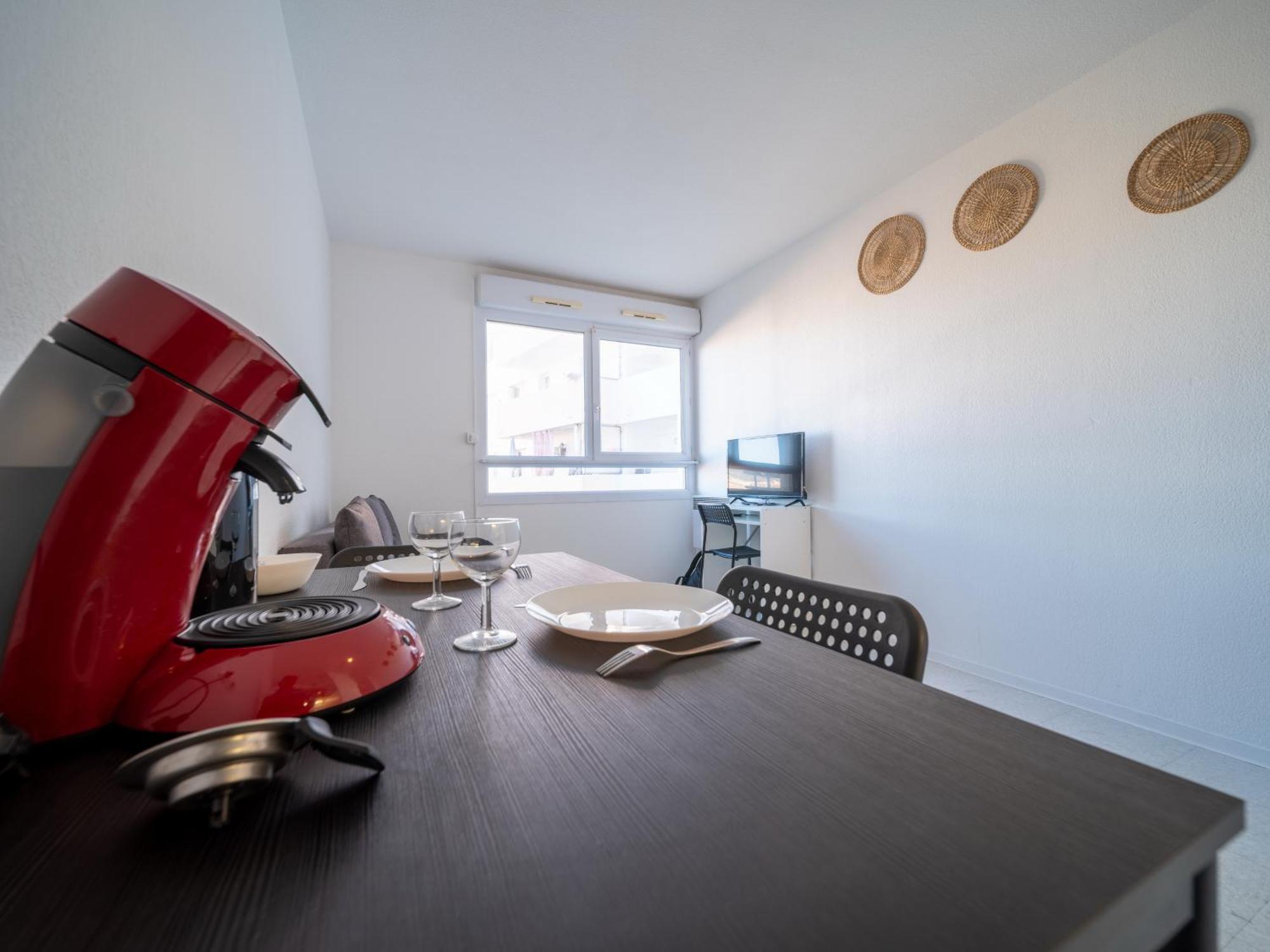 Appartement Grand Studio Tout équipe à 6min De St Charles Marseille