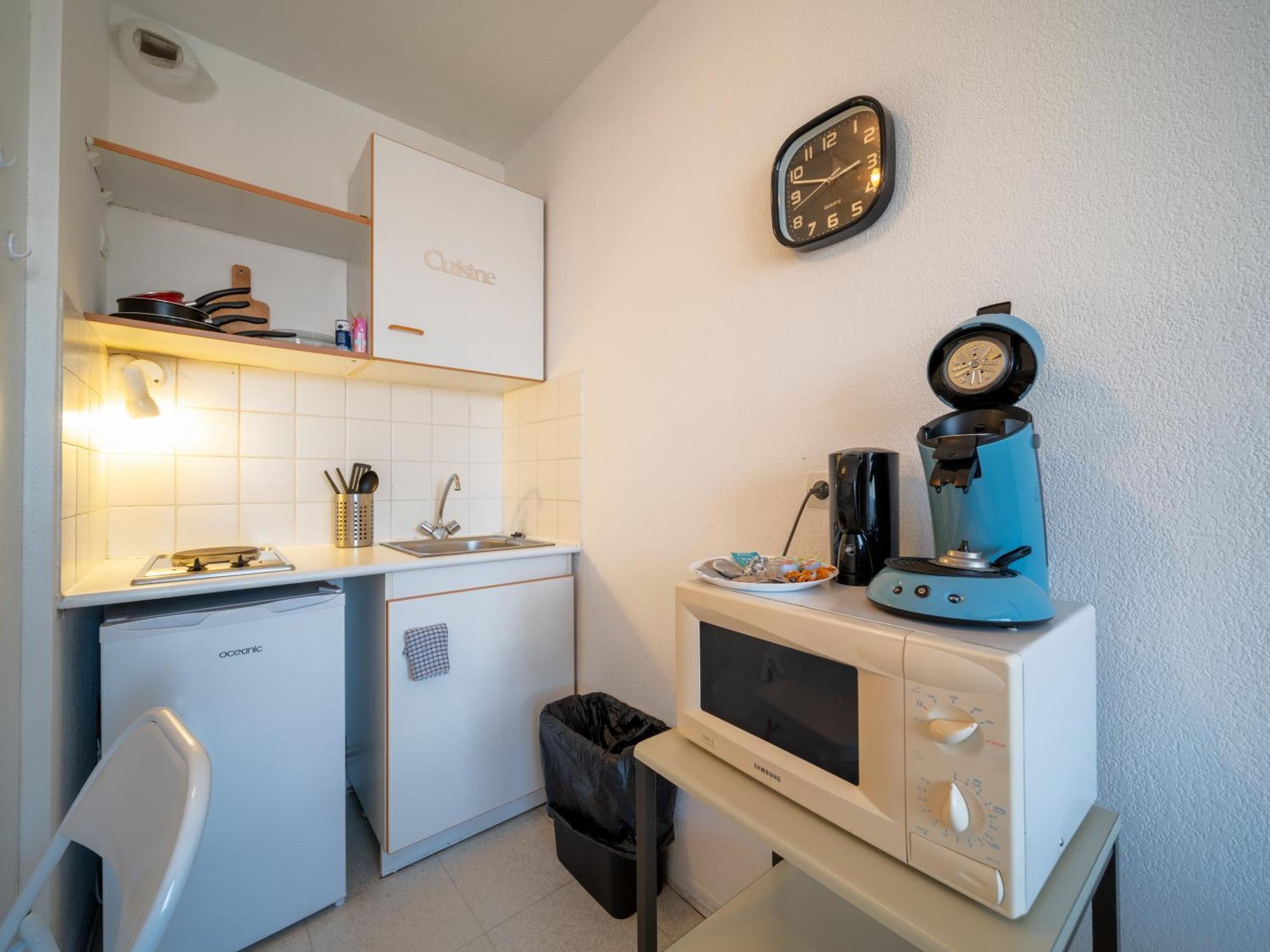 Grand Studio Tout équipe à 6min De St Charles Appartement