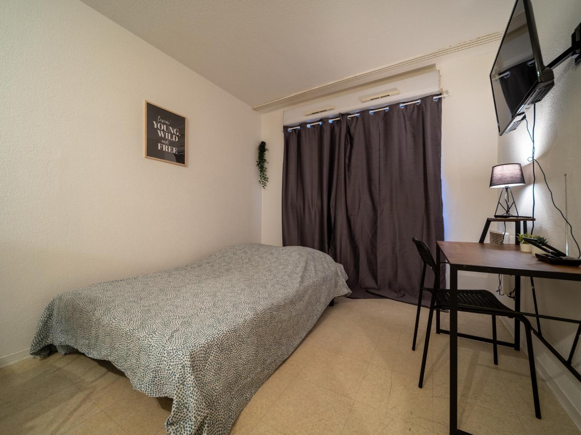 Appartement Grand Studio Tout équipe à 6min De St Charles *